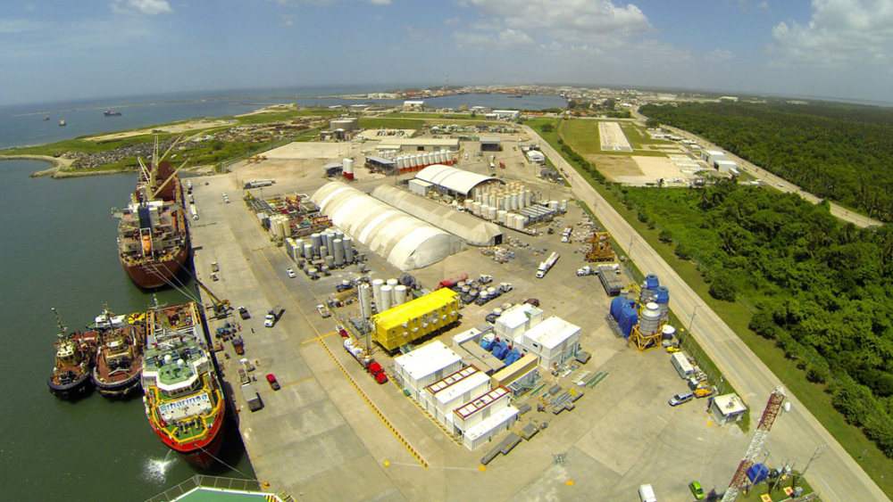 En la terminal portuaria se trabaja en los sectores energético, agroindustrial y turístico.