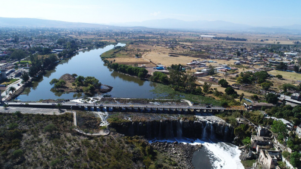 El gobernador de Jalisco, Enrique Alfaro Ramírez, reiteró que el saneamiento del Río Santiago “es una prioridad” para su administración. Foto: Notimex.