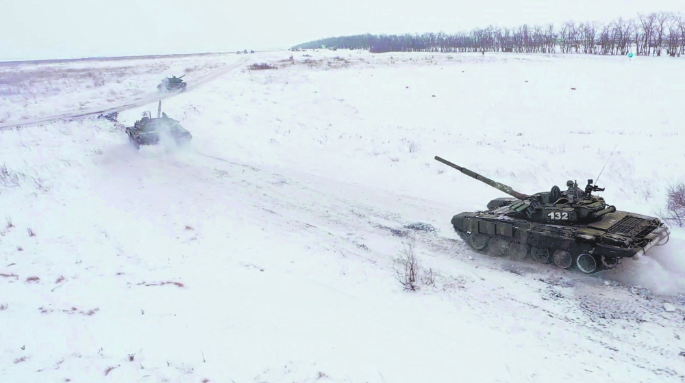 Russian servicemen take part in military exercises the Leningrad Region