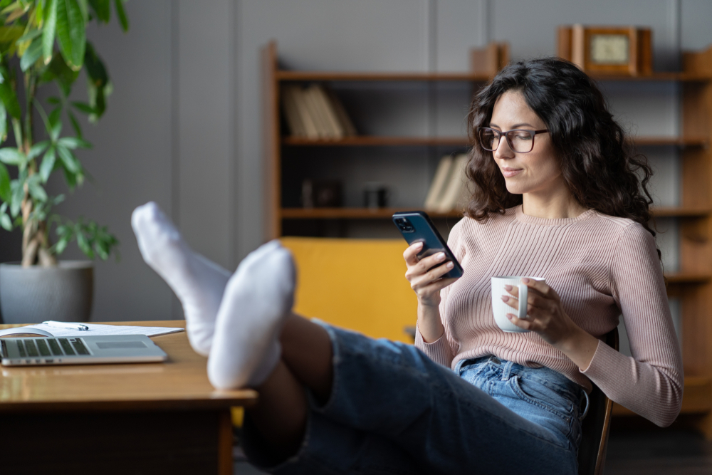 Tomarse descansos excesivos o abusar en trabajo remoto, son algunas prácticas comunes