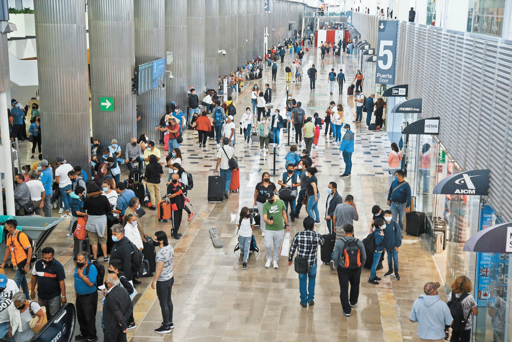 Hasta el 9 de diciembre pasado, el AICM registró un movimiento de 37 millones 894,129 pasajeros. Foto EE: Eric Lugo