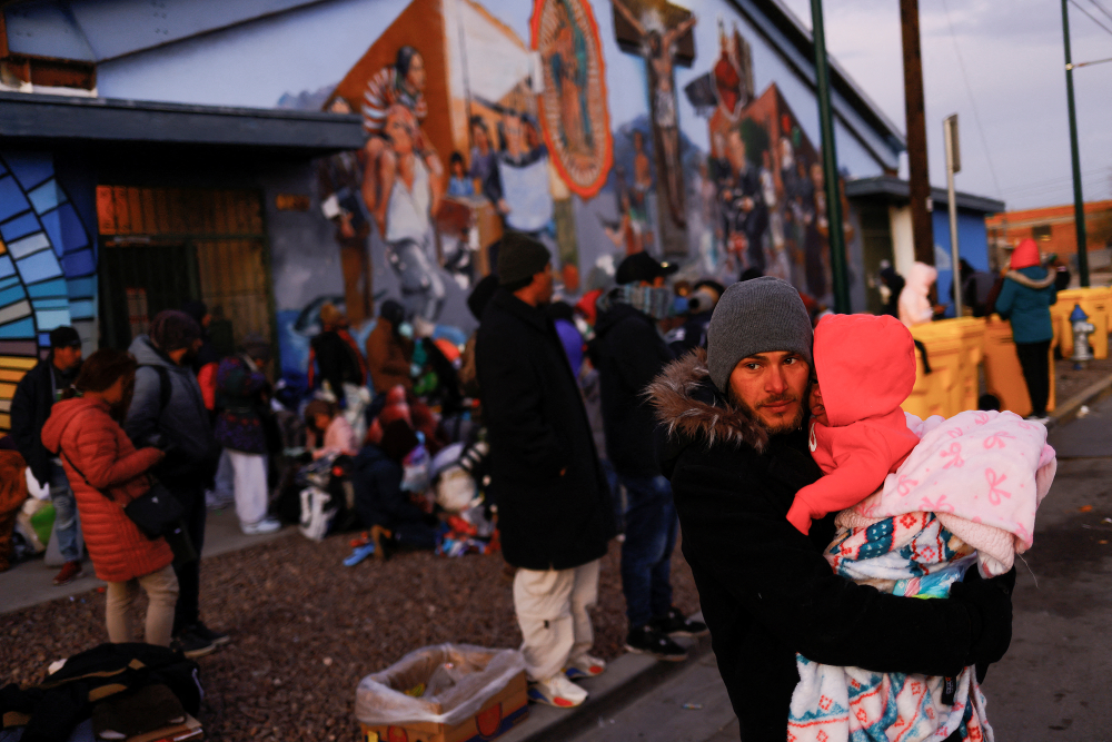 Migrantes en El Paso, frontera entre México y Estados Unidos. Foto: Reuters