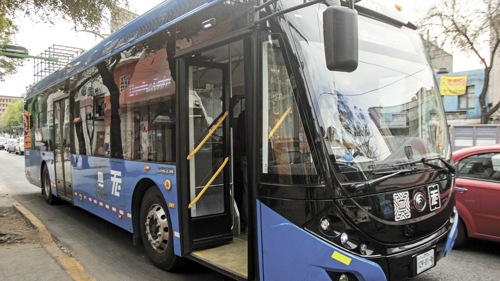 Nuevos trolebuses, se encuentran circulando por Eje Central aunque tambiÈn hay algunos Verdes que continuan dando el servicio, en trayectos cortos.FOTO: VICTORIA VALTIERRA/CUARTOSCURO.COM