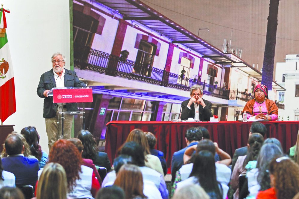 Alejandro Encinas Rodr�guez, Subsecretario de Derechos Humanos, Poblaci�n yMigraci�n; Martha Yuriria Rodr�guez Estrada, Comisionada Ejecutiva de Atenci�n a V�ctimas; Mar�a Fabiola Alan�s S�mano, Comisionada Nacional para Prevenir y Erradicar la