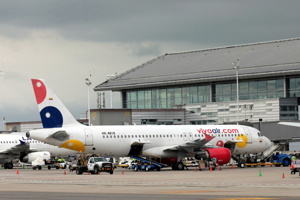 La noticia de la muerte de la aerolínea de bajo costo mantiene en tensión el mercado aéreo colombiano