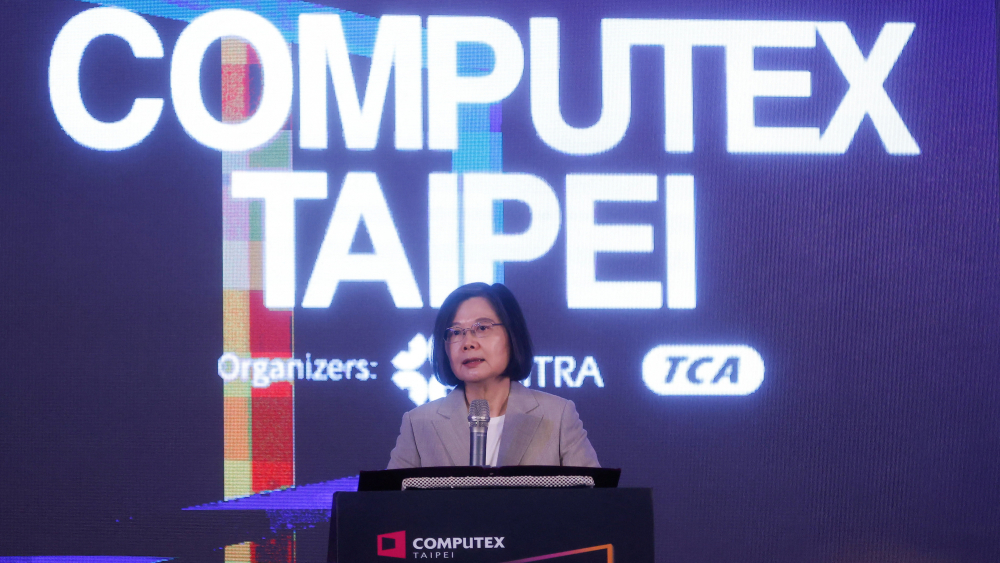 La presidenta de Taiwán, Tsai Ing-wen, pronuncia un discurso en COMPUTEX Taipei. Foto: Reuters