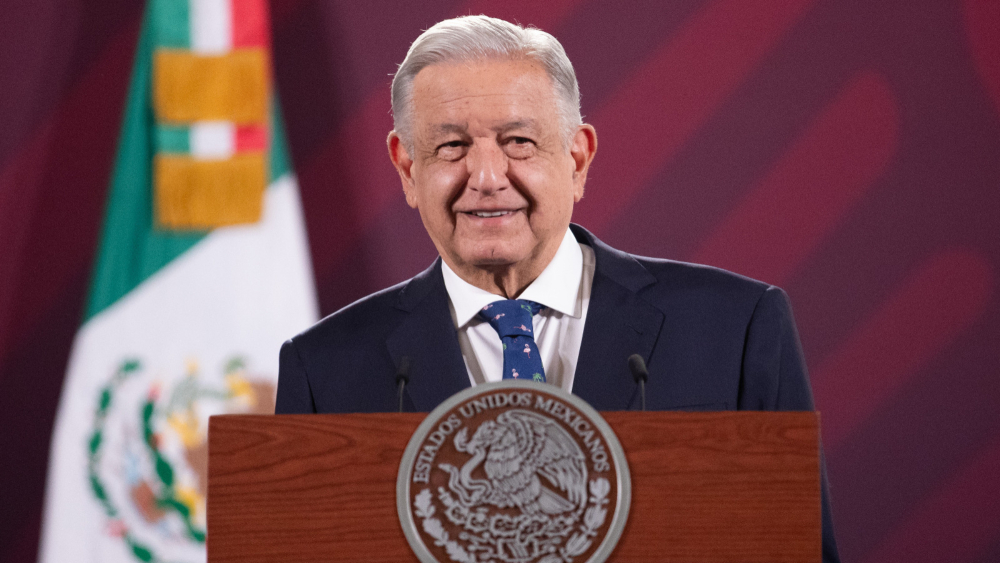 Durante su mañanera en Palacio Nacional, dejó abierta la posibilidad de que Joe Biden sea invitado a México. Foto EE: Cortesía Presidencia.