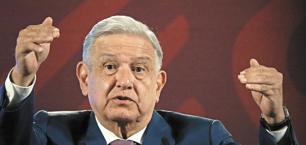 CIUDAD DE MÉXICO, 11ABRIL2023.- Andres Manuel López Obrador, presidente de Mexico, en compañía del gabinete de Salud: Jorge Alcocer, secretario de Salud; Hugo López-Gatell, subsecretario de Prevención y Promoción de la Salud, y Zoe Robledo, titular del Instituto Mexicano del Seguro Social (IMSS), encabezaron la conferencia de prensa en dónde se abordaron los temas de adicciones y el programa IMSS-Bienestar. El presidente destacó que será el subsecretario de Salud el encargado de hablar sobre el consumo de drogas y la prevención. FOTO: GALO CAÑAS/CUARTOSCURO.COM