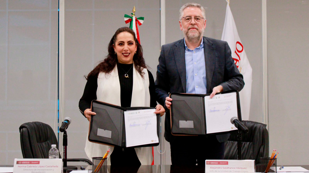 Norma Gabriela López Castañeda, directora de Incorporación y Recaudación del IMSS y Alejandro Salafranca Vázquez, jefe de la Unidad de Trabajo Digno en la STPS. Foto EE: Cortesía X / @STPS_mx