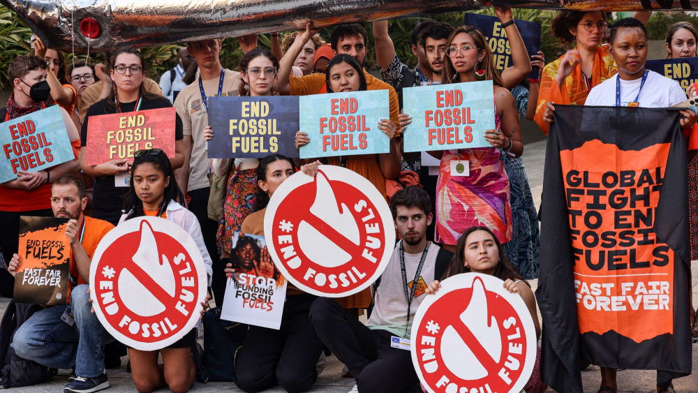 La declaración de la COP 28 podría vincular la suerte de los combustibles fósiles al aumento de la producción energética de las renovables. Foto: AFP