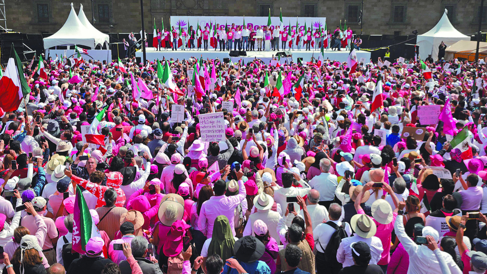 La Plaza de la Constitución lució repleta; la organización Unidos reportó, vía la red social X, la asistencia de “más de 700,000 personas sólo en el zócalo