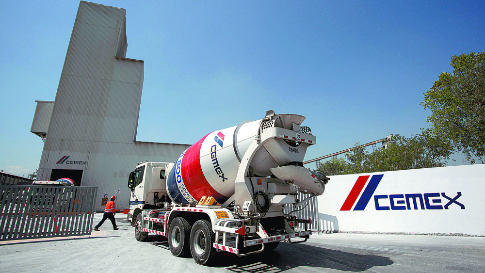 Durante estos 15 años, Cemex logró reducir su deuda poco más de 60%, equivalente a 11,334 millones de dólares. 