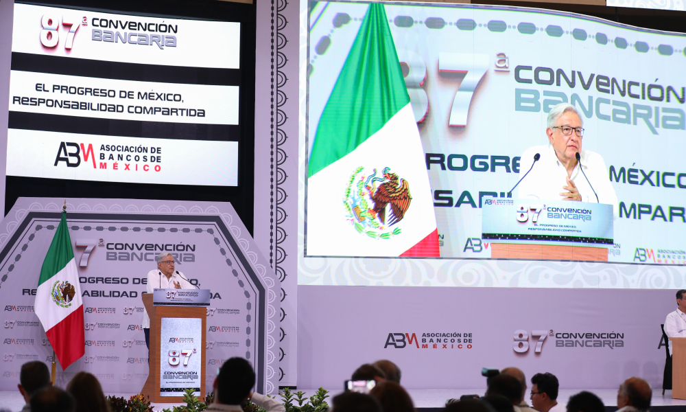 Andrés Manuel López Obrador en la clausura de la 87 Convención Bancaria. Foto EE: Hugo Salazar