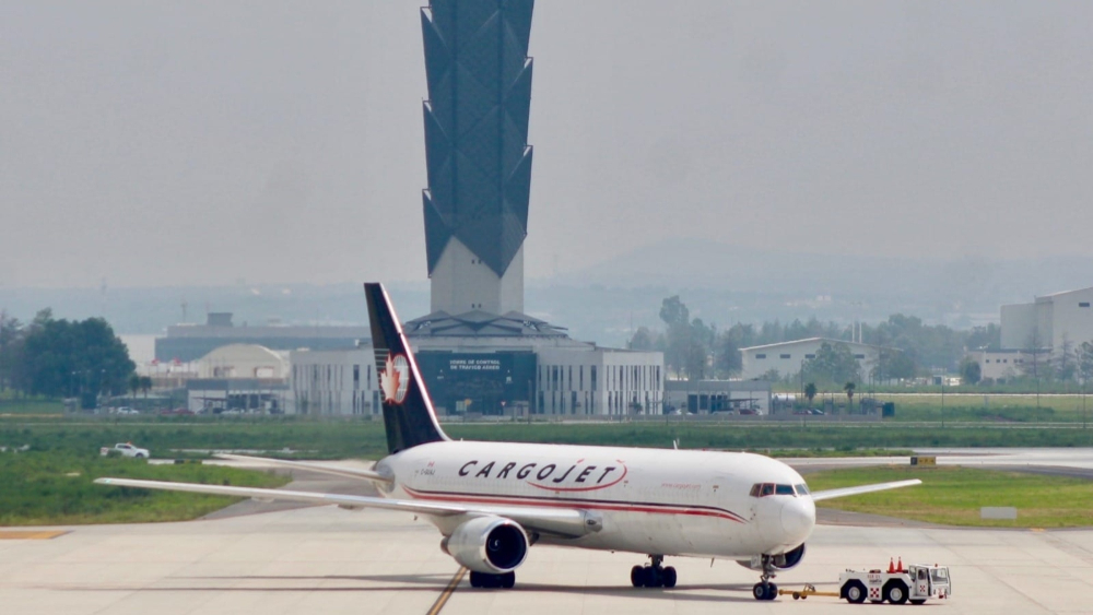 Entre las aerolíneas cargueras que ahí operan destacan: UPS, DHL, FedEx, mas, Qatar Airways, Cargo Jet, Air France Cargo, China Southern, Atlas Air y Ethiopian Cargo. Foto EE: Cortesía.