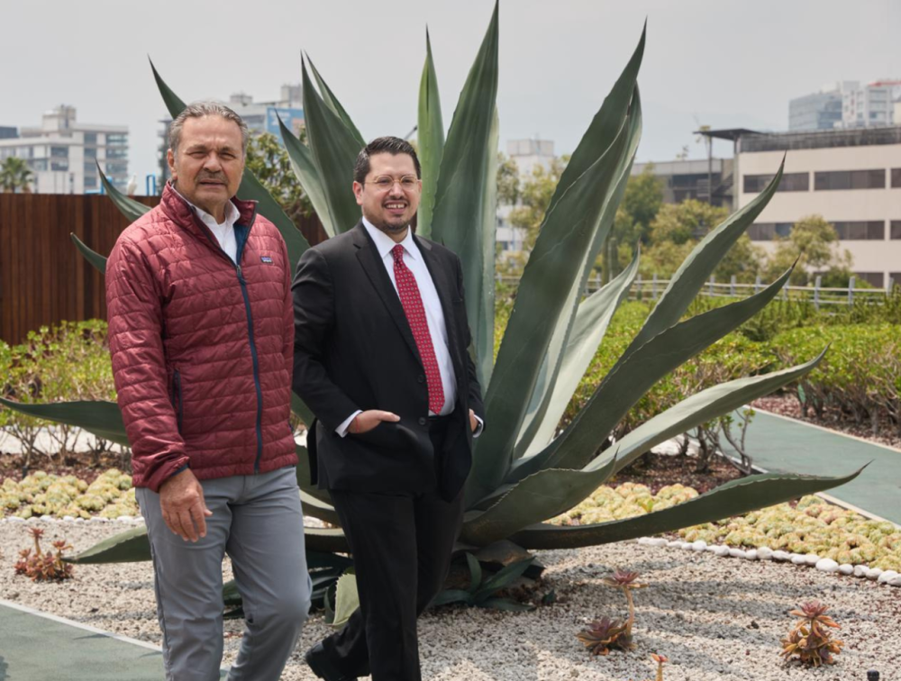 Octavio Romero y Carlos Martínez. Foto: Cortesía Infonavit.