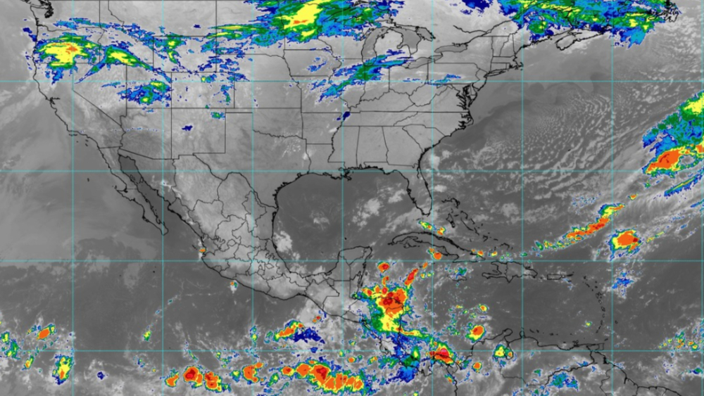 Monitoreo satelital de ciclones tropicales.