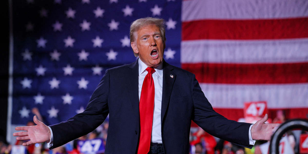 Trump amenaza con cobrar a Stellantis arancel del 100% si traslada empleos  a México