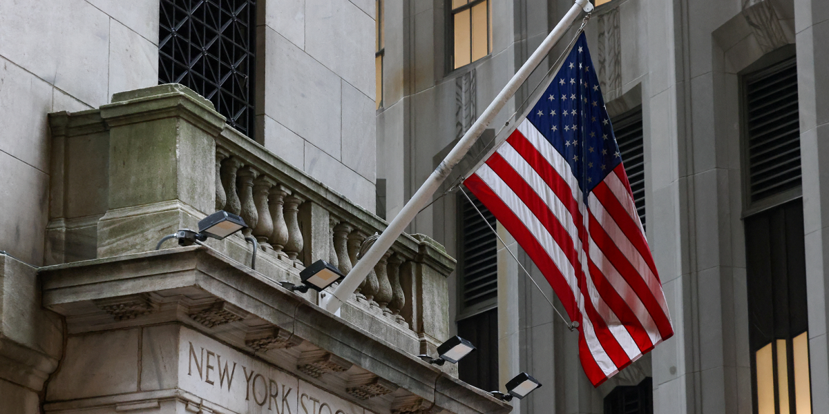 Wall Street cierra mixto en espera de datos clave de inflación PCE en EU