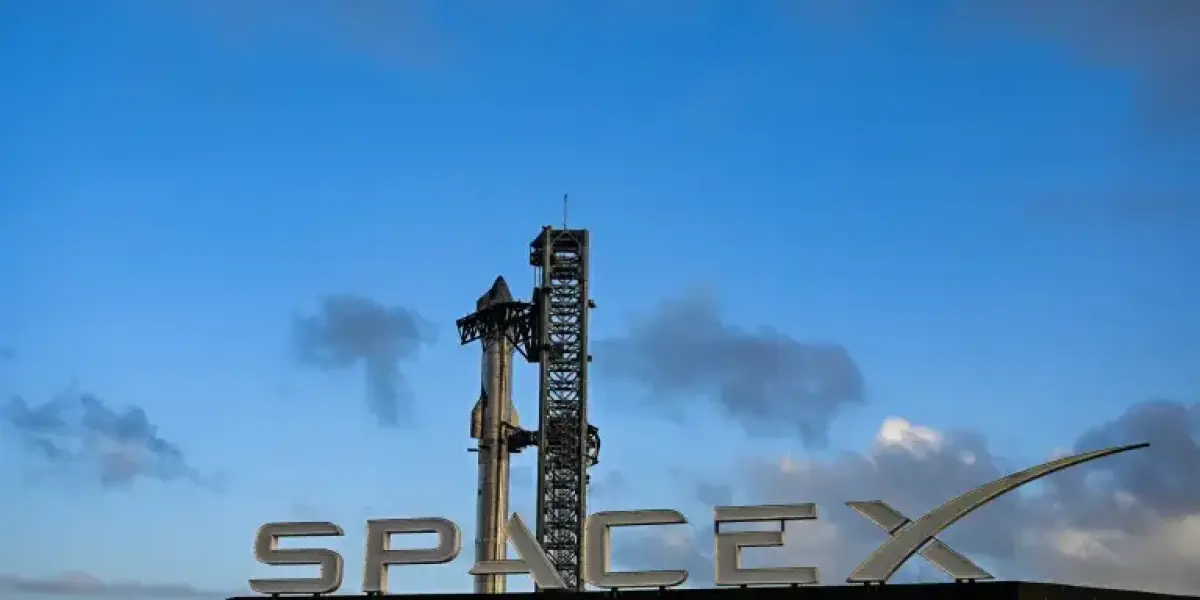 Elon Musk anuncia fusión de SpaceX y xAI
