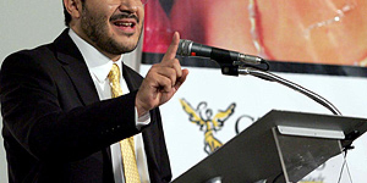 Batres encara al PAN y defiende presupuesto