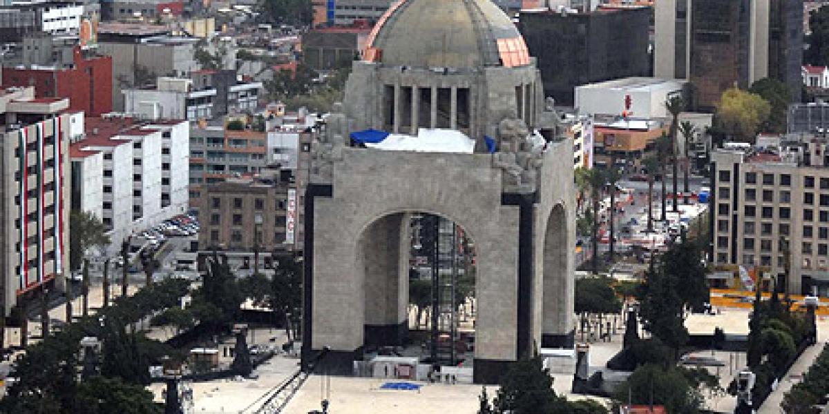 #YoSoy132 recibe quejas en Monumento a la Revolución