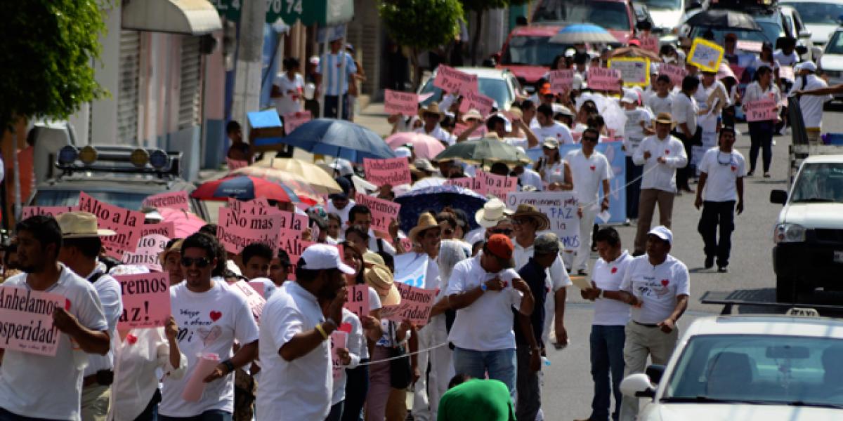 Marchan por la paz en Guerrero