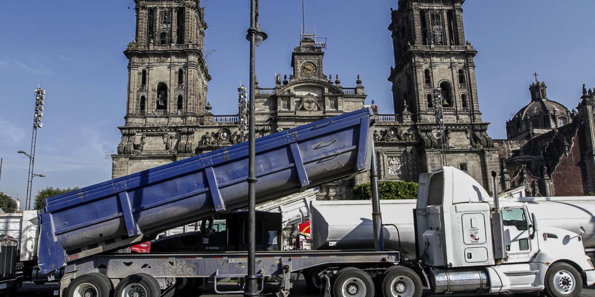 Transportistas bloquean accesos a la CDMX
