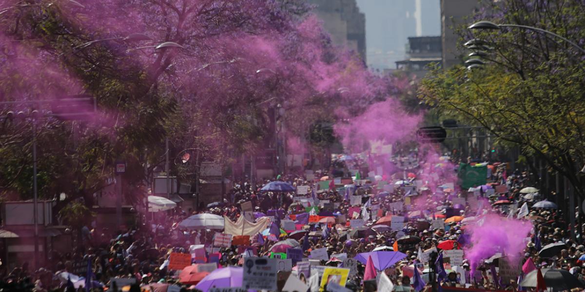 Cuando las calles se pintaron de morado