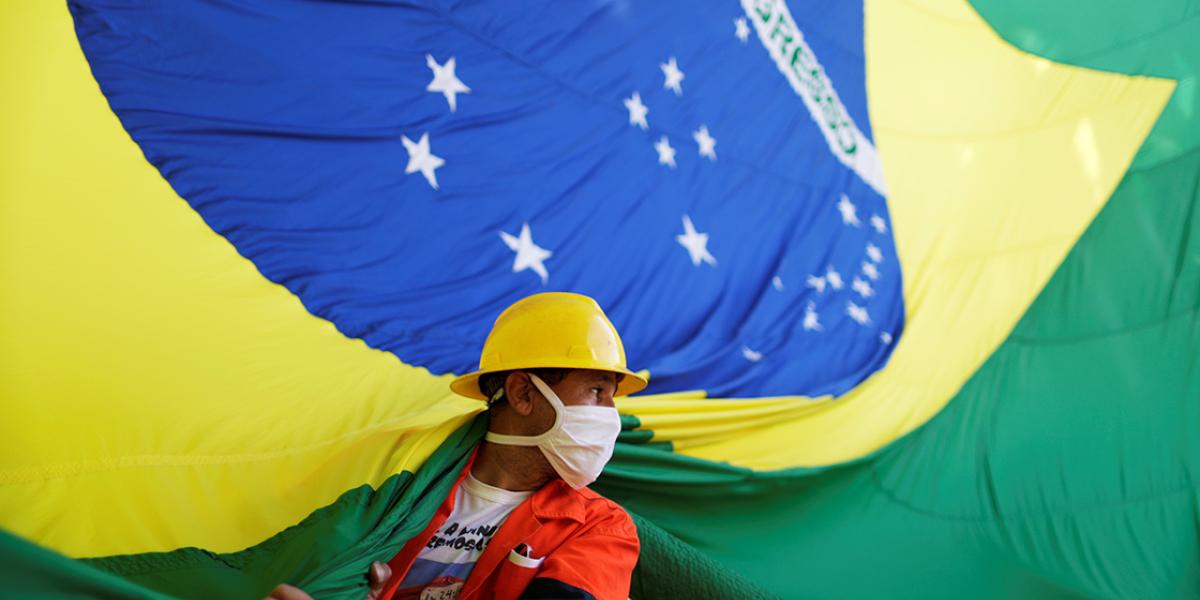 Brasil registra por primera vez 100,000 casos de Covid-19 en 24 horas
