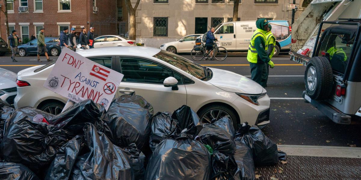 Las calles de Nueva York se apilan de basura en protesta contra el ...