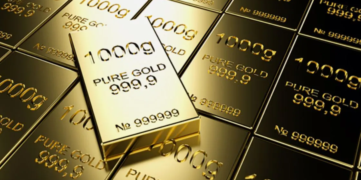 Oro cae desde máximo de un mes por avance del dólar y acciones