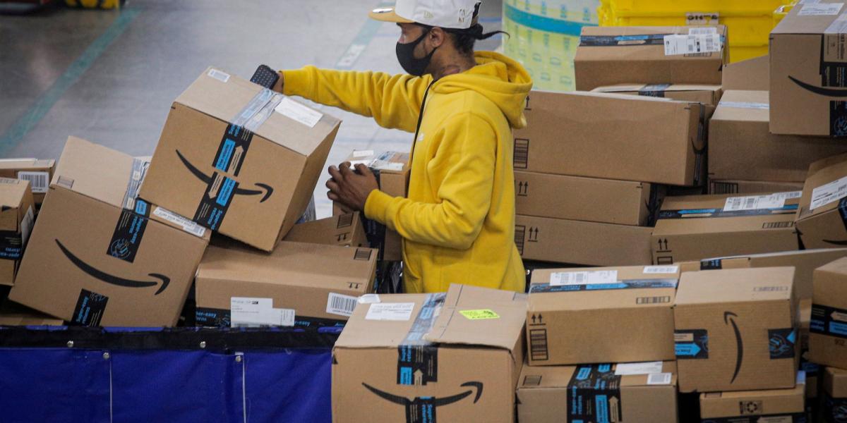 Amazon planea despedir a 10,000 empleados de puestos corporativos y ...