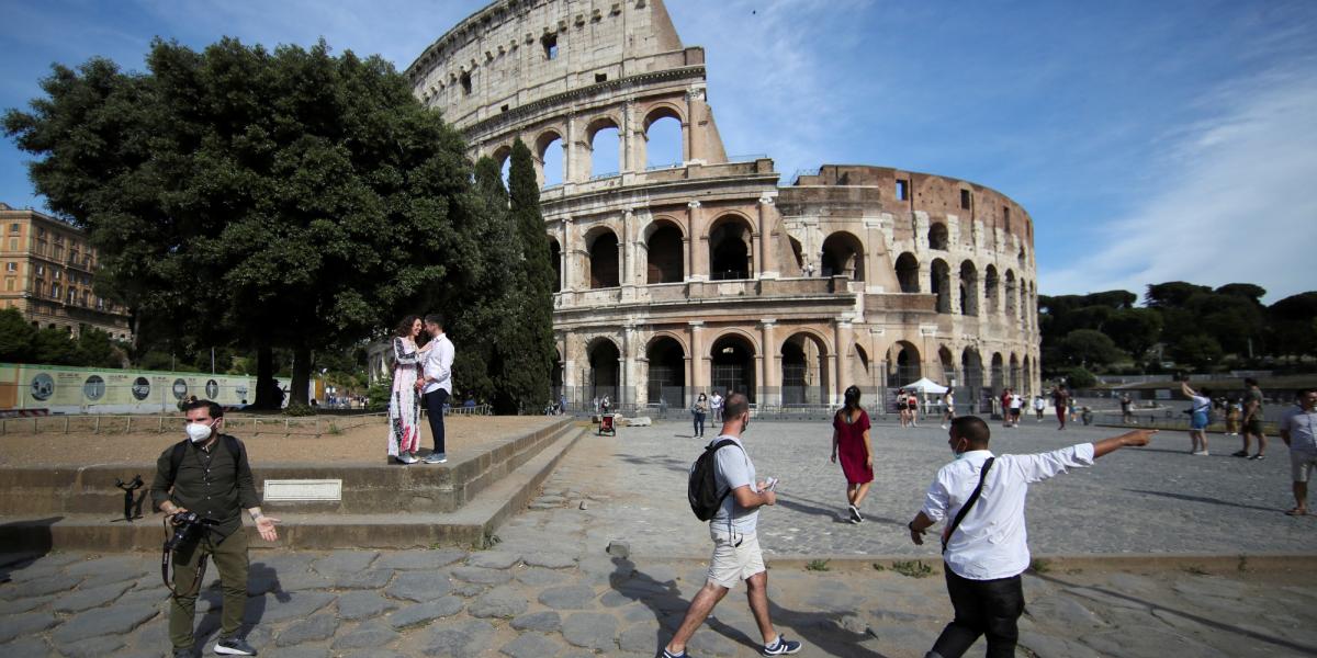 L’economia italiana si è contratta dello 0,1% nel quarto trimestre; La paura della recessione aumenta