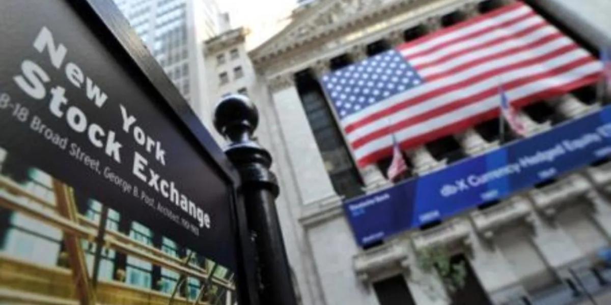 Wall Street cierra mixto a la espera de reporte de Microsoft
