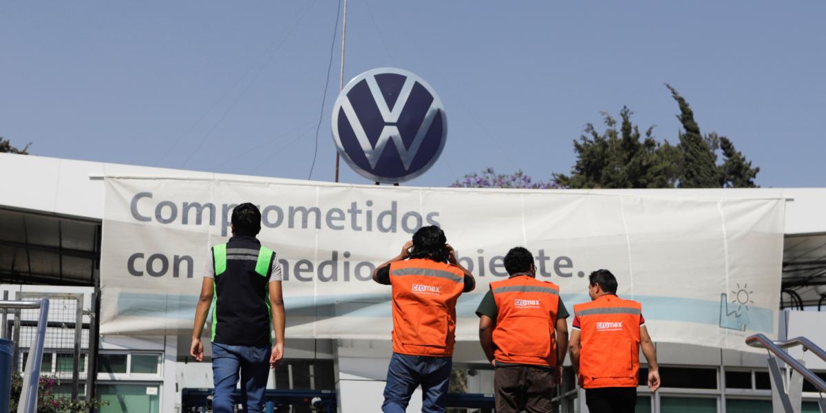 Puebla Volkswagen workers to vote on pay offer and rehiring plan