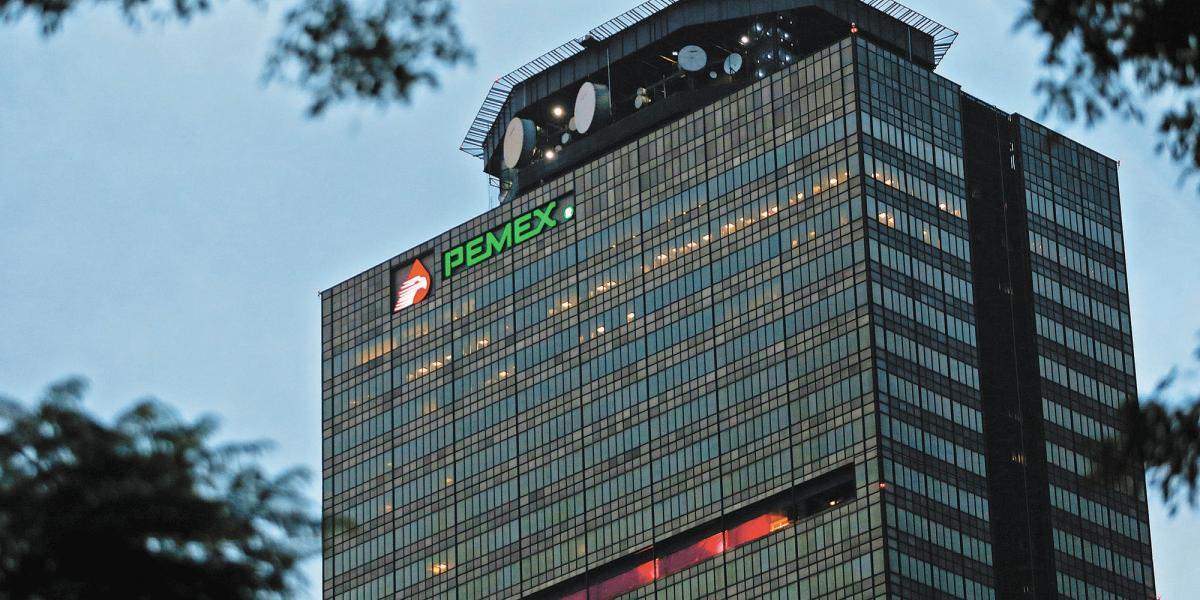Moody's rebaja calificación de Pemex a B3