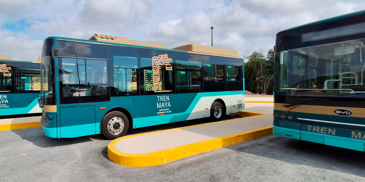 Transporte ecológico entre el Tren Maya y el aeropuerto