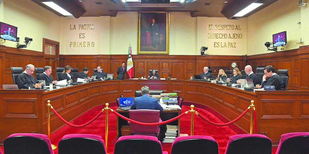 Con intención de competir en elección, tres ministras