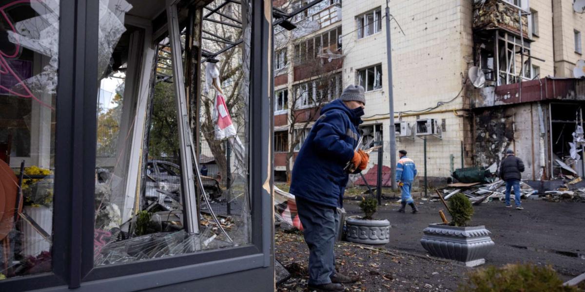 Russia seizes two Ukrainian cities and advances at the fastest pace in a year