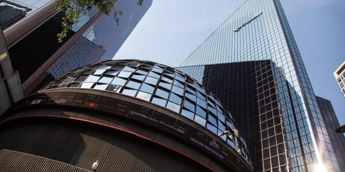 Mexican stocks rise as investors weigh possible interest rate cuts