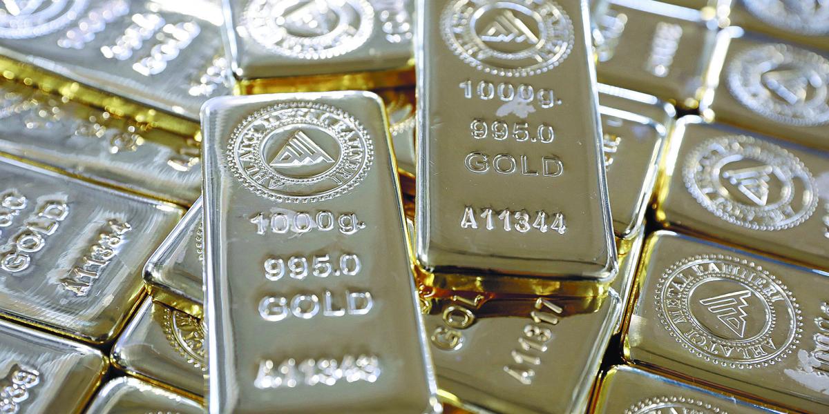 El oro rompe récord y supera los 3,000 dólares por primera vez en la ...