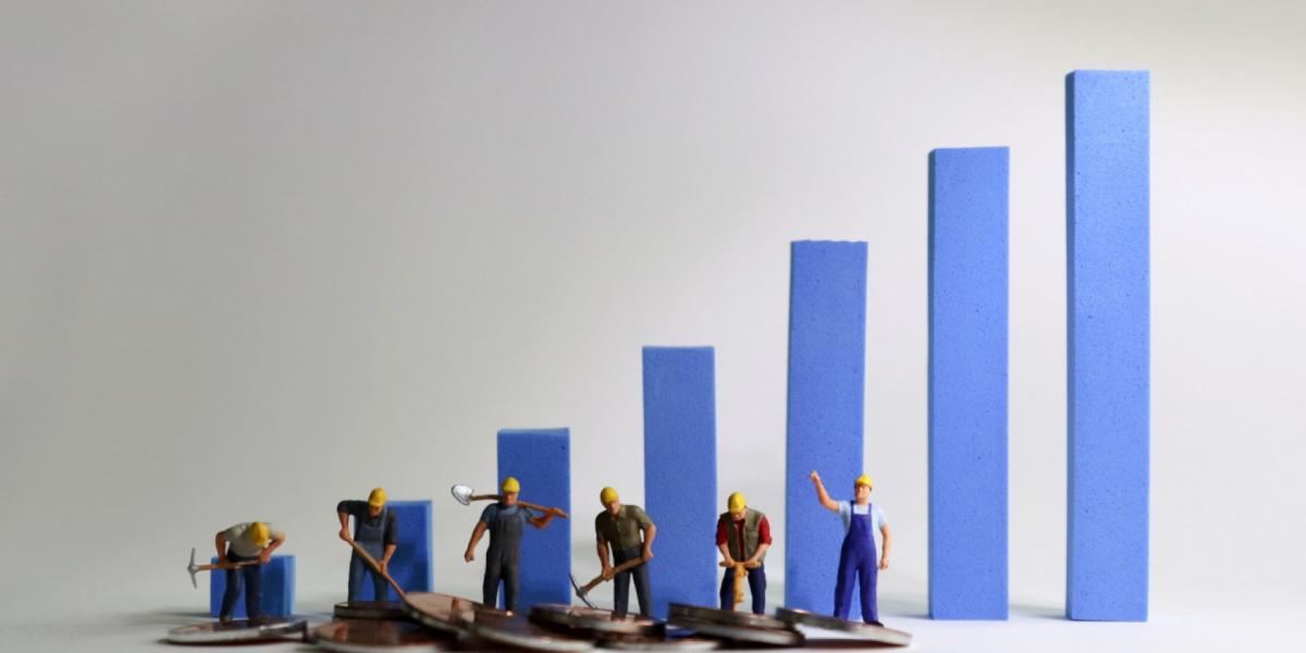 Entra en vigor el salario mínimo 2025; nadie puede ganar menos de 8,400