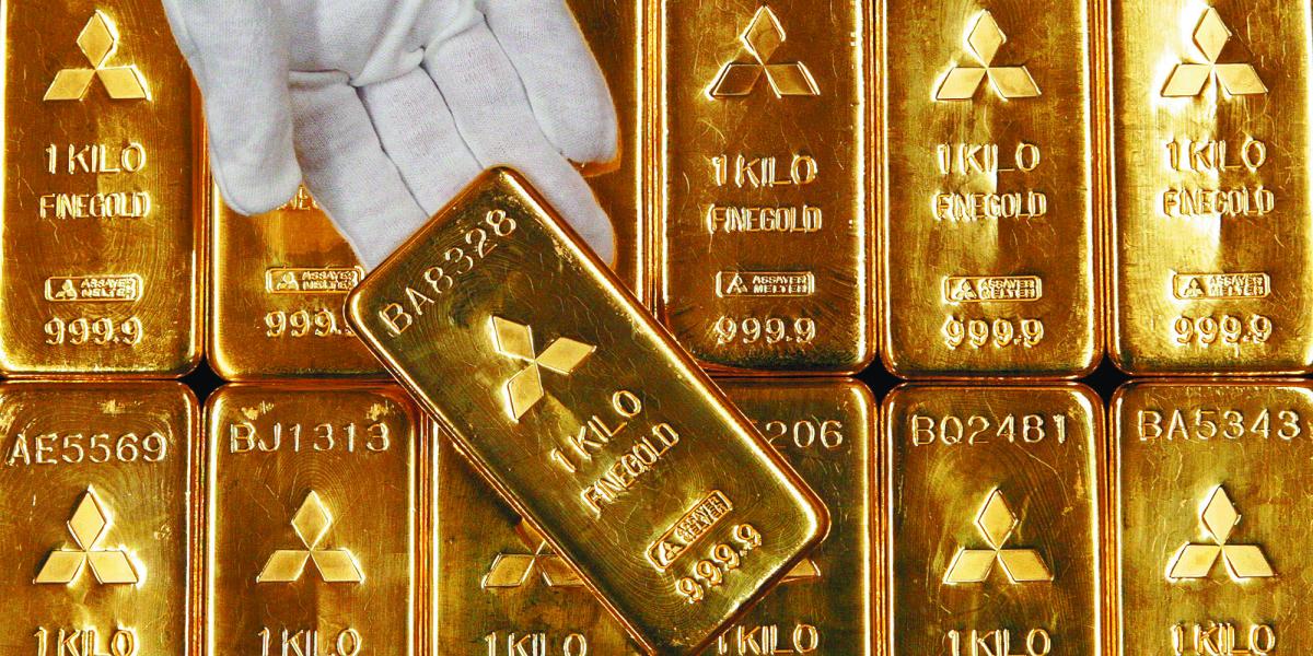 Oro cayó ante temor inflacionario y apuestas a tasas más altas