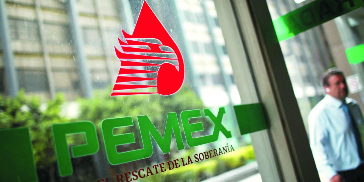 Moody's eleva calificación de Pemex a "B1" y perspectiva estable
