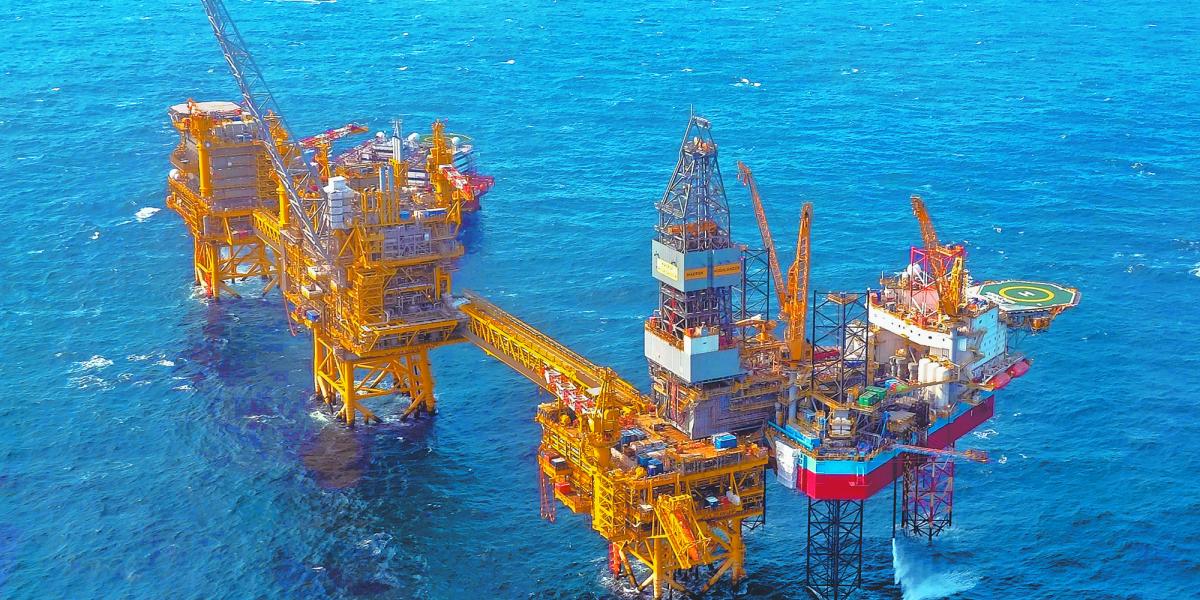 Precios del petróleo y gas caen con fuerza tras la tregua entre EU e Irán
