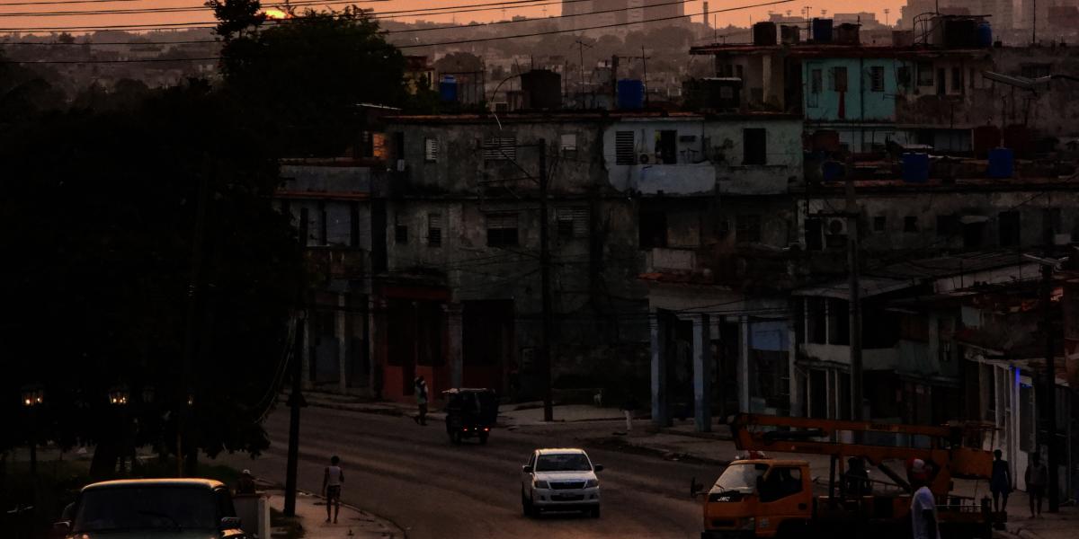 Crisis Energética en Cuba: El Corte Masivo de Electricidad Deja a La Habana en la Oscuridad