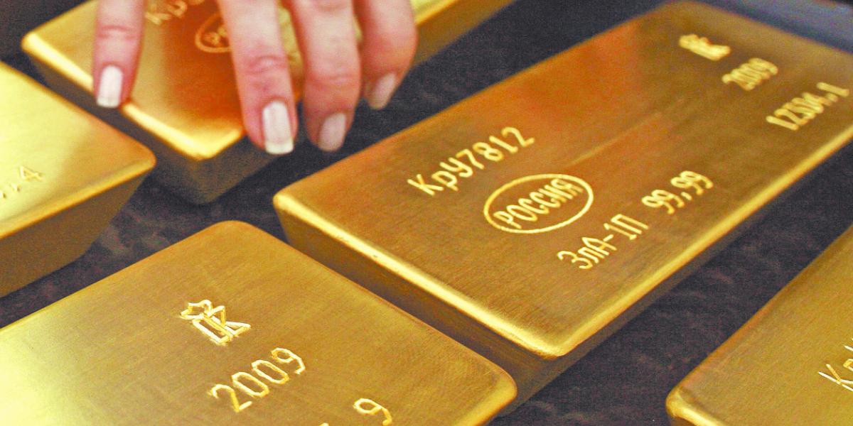 Oro sube por expectativas de recorte de tasas en EU