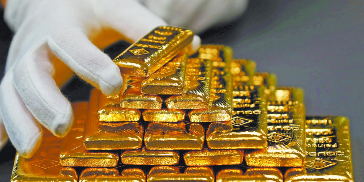 Oro rebasa 4,100 dólares la onza, ante posible recorte en tasa de la Fed