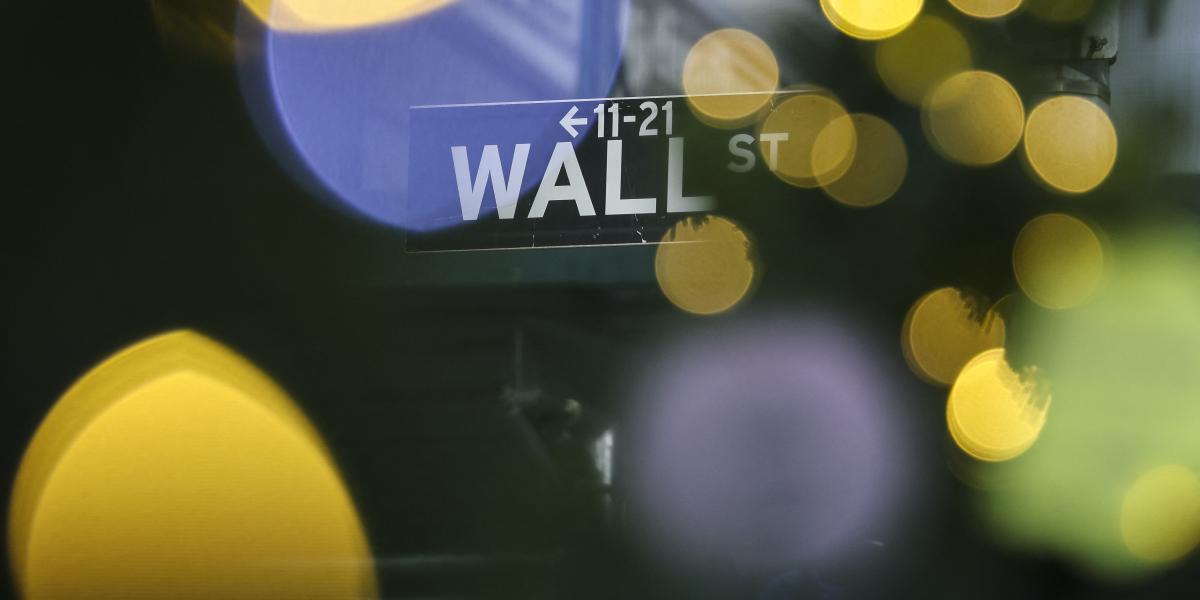 Wall Street cierra mixto en primera sesión de 2026