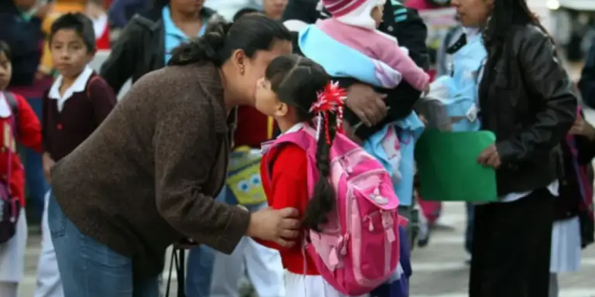 Más de 23 millones de estudiantes regresan a clases este lunes tras el ...